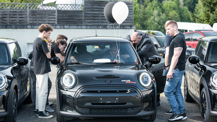 30 Elektroautos für Cerutti Partner